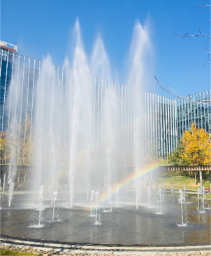 振動(dòng)篩篩分四溴雙酚A固體粉料使用現(xiàn)場(chǎng)